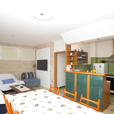Apartment Damir Postira Extérieur photo