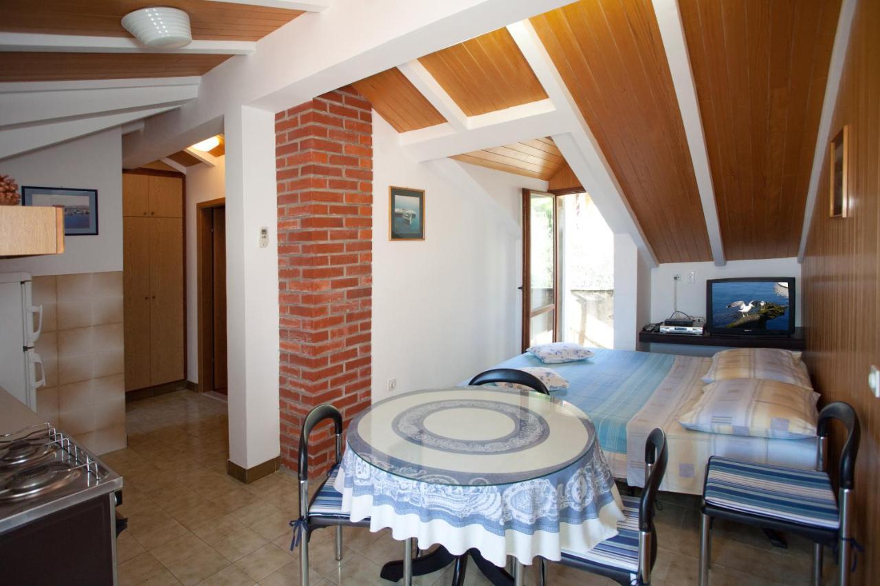 Apartment Damir Postira Extérieur photo